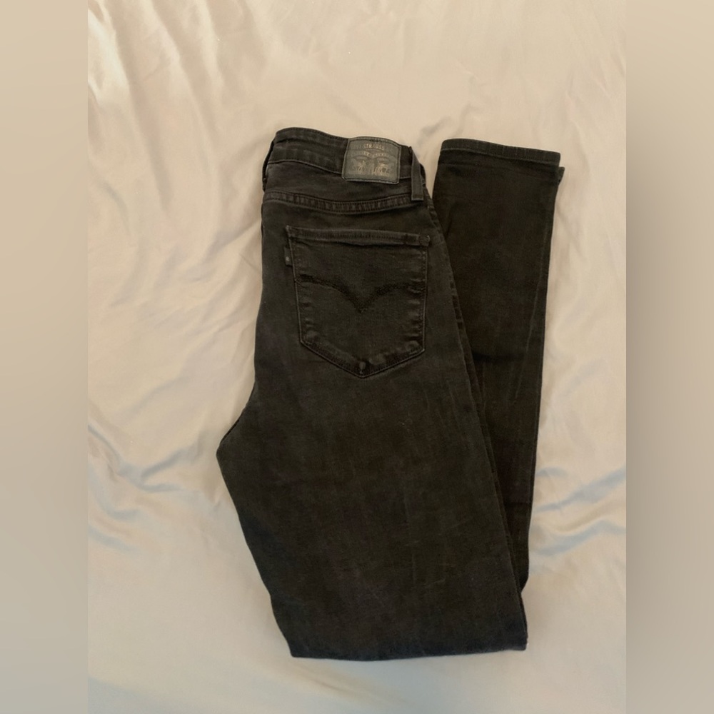 Black Levi’s Jeans